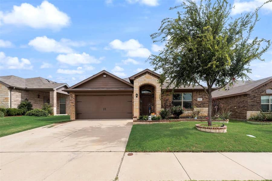 Property photo for 925 Walls Boulevard, Crowley, TX