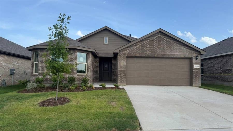 Property photo for 1065 FOXBURG Drive, Fort Worth, TX