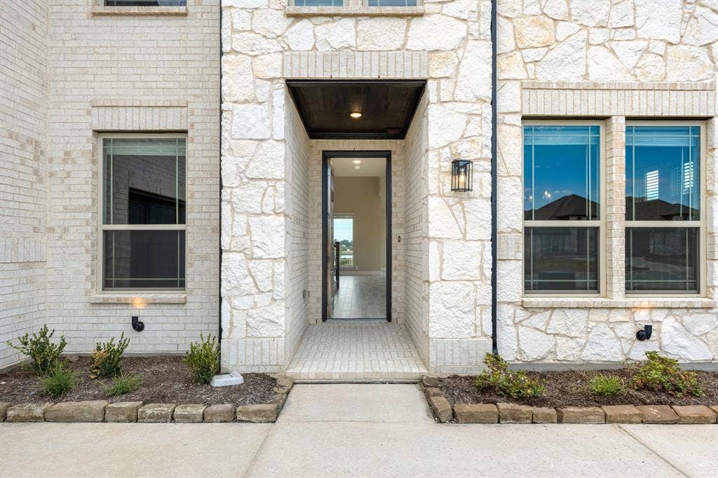 2415 Cornwall Lane, Forney, TX 75126 2415 Cornwall Lane, Forney, TX 75126