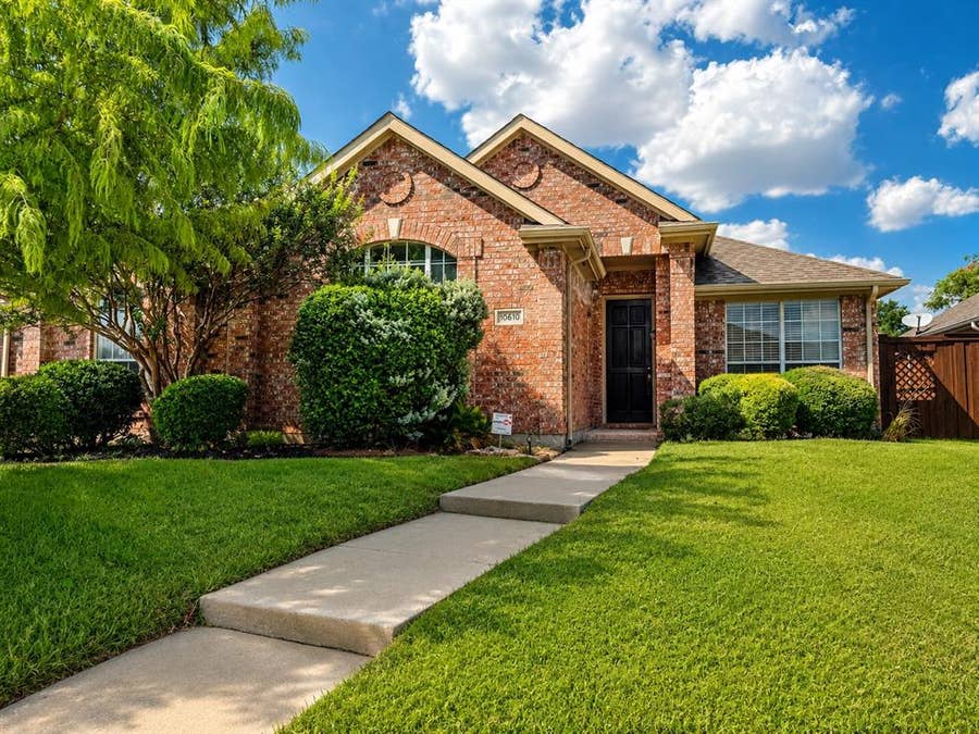 Property photo for 10610 Stone Falls Lane, Frisco, TX