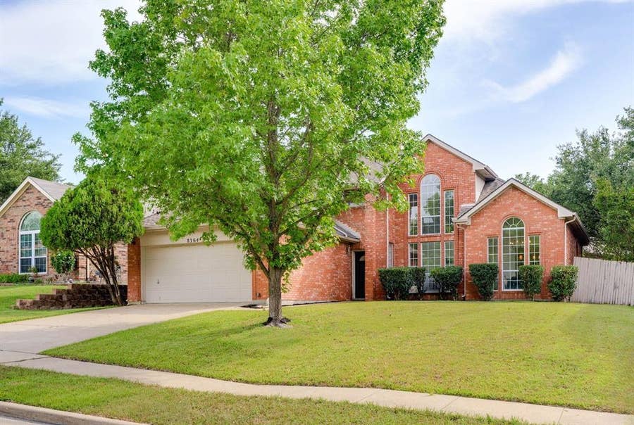Property photo for 8364 Deep Green Drive, Dallas, TX