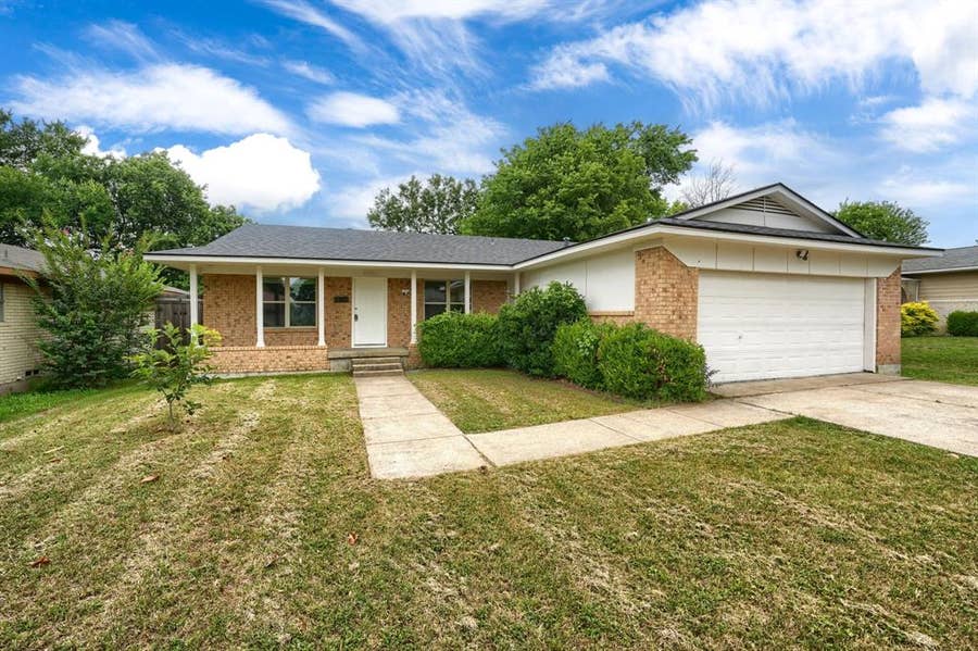 Property photo for 1246 Woodburn Trail, Dallas, TX
