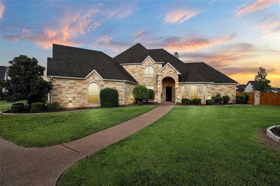 Property photo for 7030 Flagstone Circle, McGregor, TX