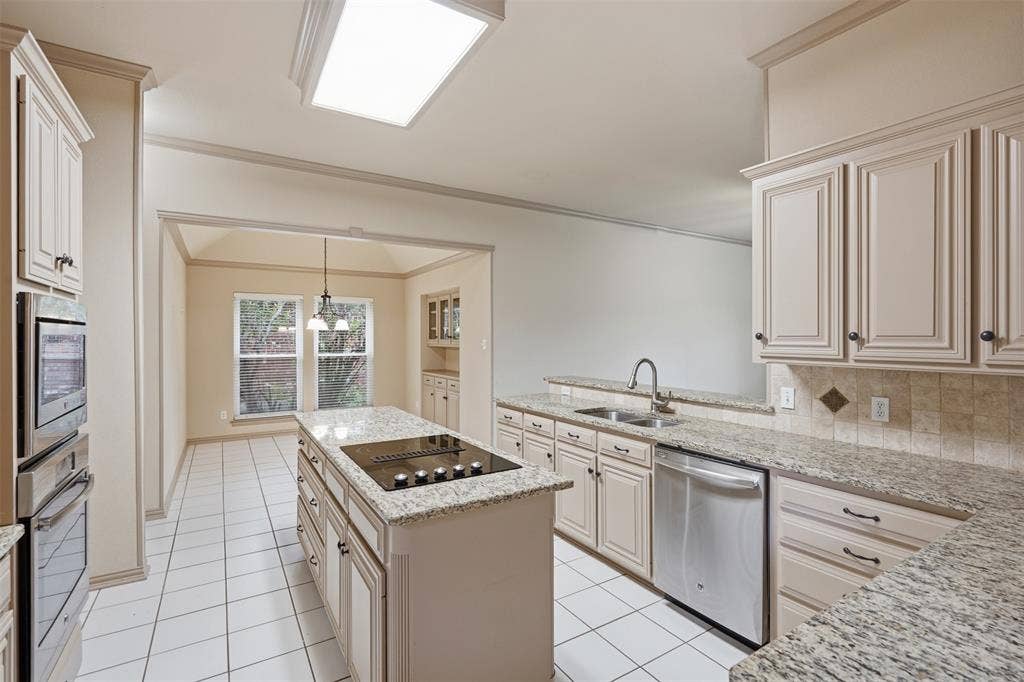 3318 Summergrove Drive, Arlington, TX 76001 3318 Summergrove Drive, Arlington, TX 76001