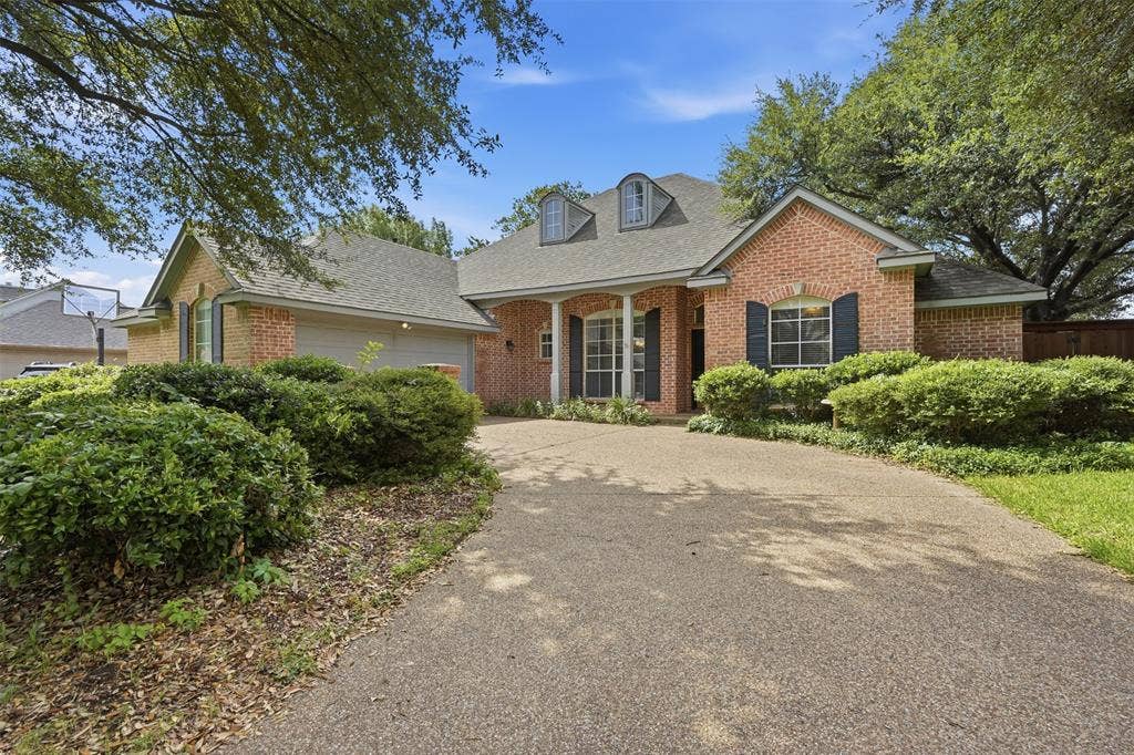 3318 Summergrove Drive, Arlington, TX 76001 3318 Summergrove Drive, Arlington, TX 76001