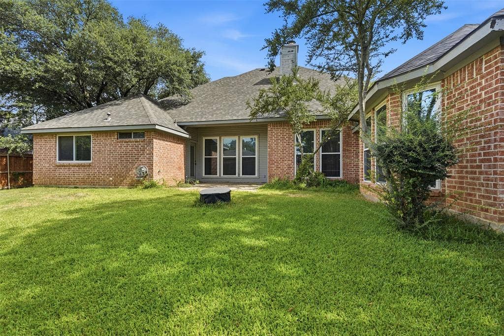 3318 Summergrove Drive, Arlington, TX 76001 3318 Summergrove Drive, Arlington, TX 76001