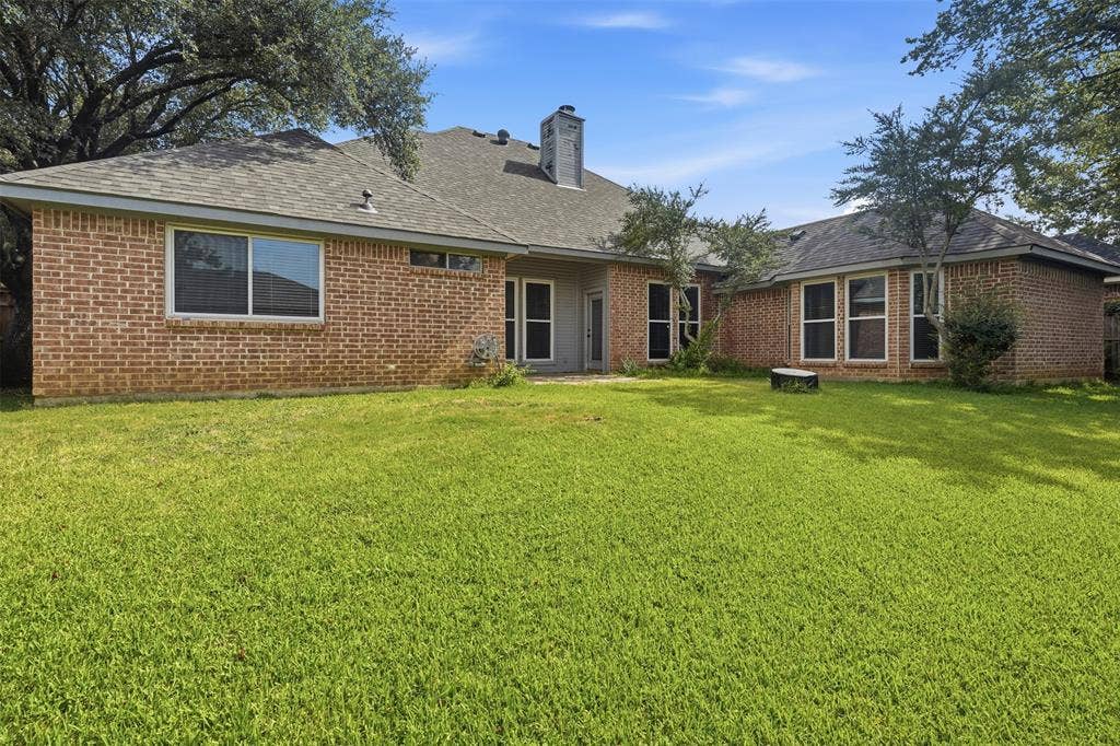 3318 Summergrove Drive, Arlington, TX 76001 3318 Summergrove Drive, Arlington, TX 76001