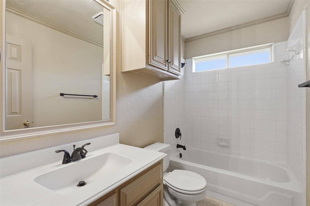3318 Summergrove Drive, Arlington, TX 76001 3318 Summergrove Drive, Arlington, TX 76001