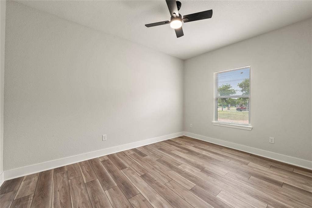 214 Rogers Street, McGregor, TX 76657