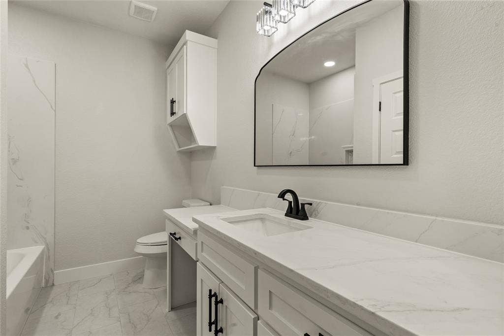 214 Rogers Street, McGregor, TX 76657
