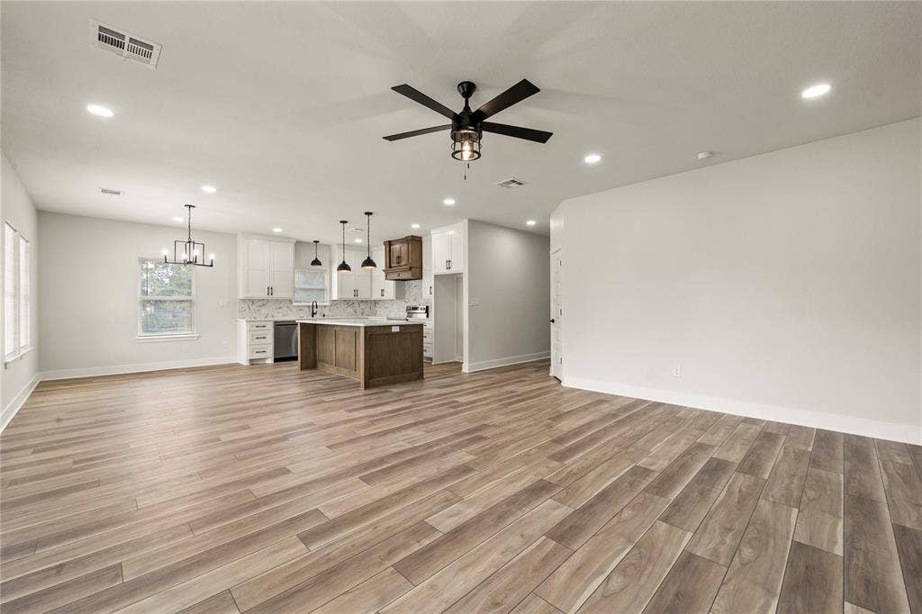 214 Rogers Street, McGregor, TX 76657