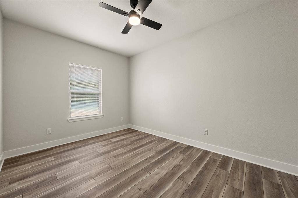 214 Rogers Street, McGregor, TX 76657