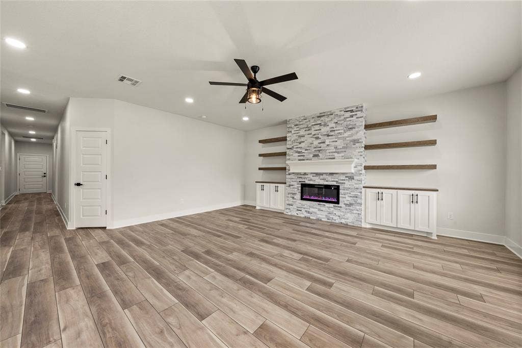 214 Rogers Street, McGregor, TX 76657