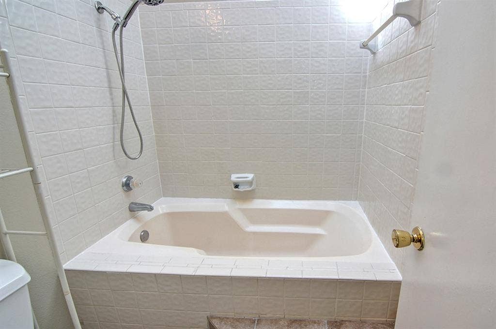 4242 N Capistrano Drive, #135, Dallas, TX 75287 4242 N Capistrano Drive, #135, Dallas, TX 75287