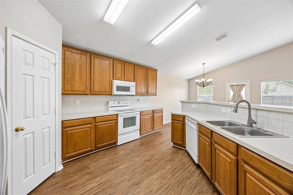 505 Cassia Way, Arlington, TX 76002 505 Cassia Way, Arlington, TX 76002