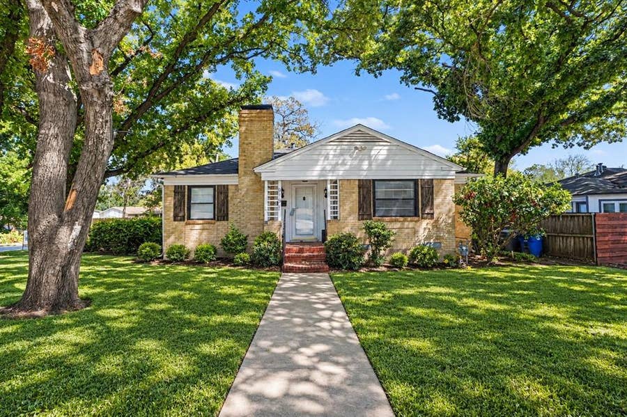Property photo for 910 Reverchon Drive, Dallas, TX