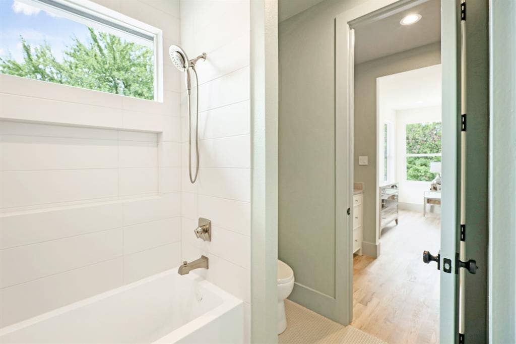 9621 Lanward Drive, Dallas, TX 75238 9621 Lanward Drive, Dallas, TX 75238
