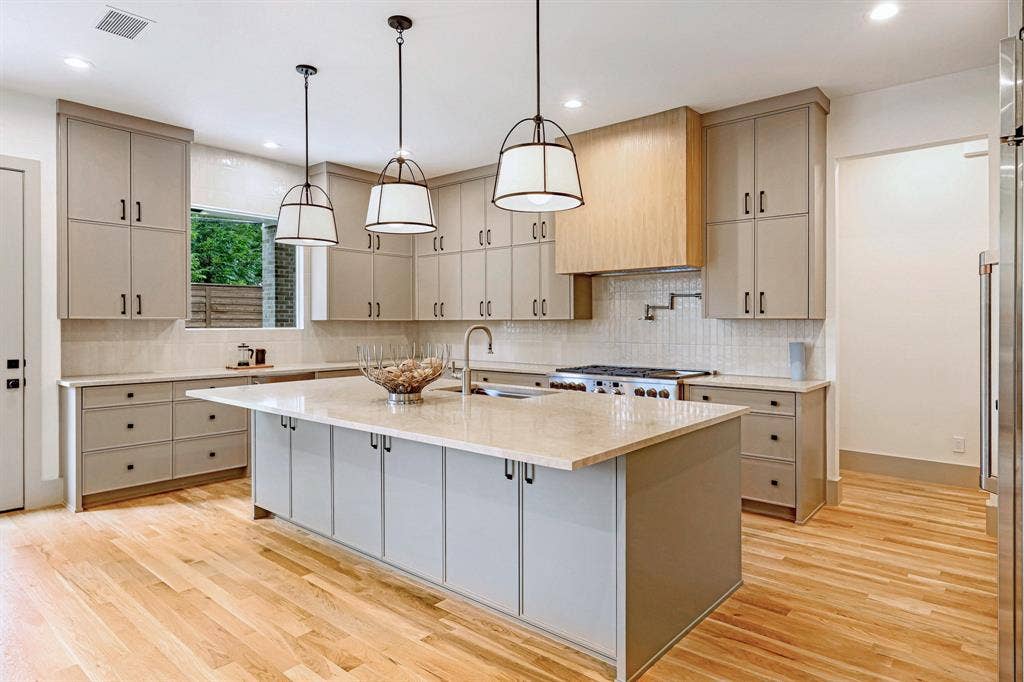9621 Lanward Drive, Dallas, TX 75238 9621 Lanward Drive, Dallas, TX 75238