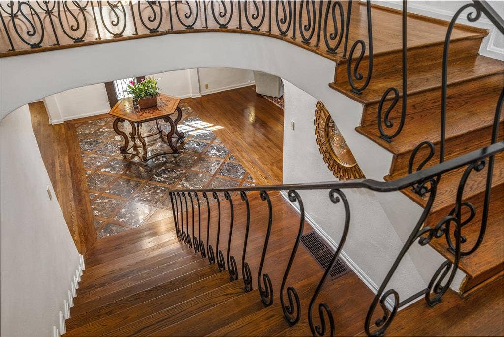 4310 Rawlins Street, Dallas, TX 75219 Stairway to Second Level