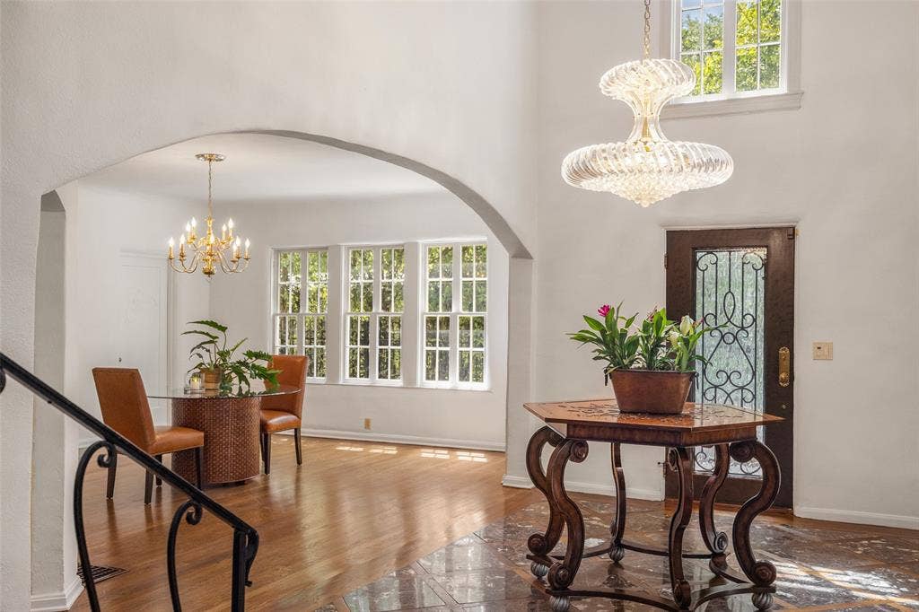 4310 Rawlins Street, Dallas, TX 75219 Lots of Curved walls and entrances