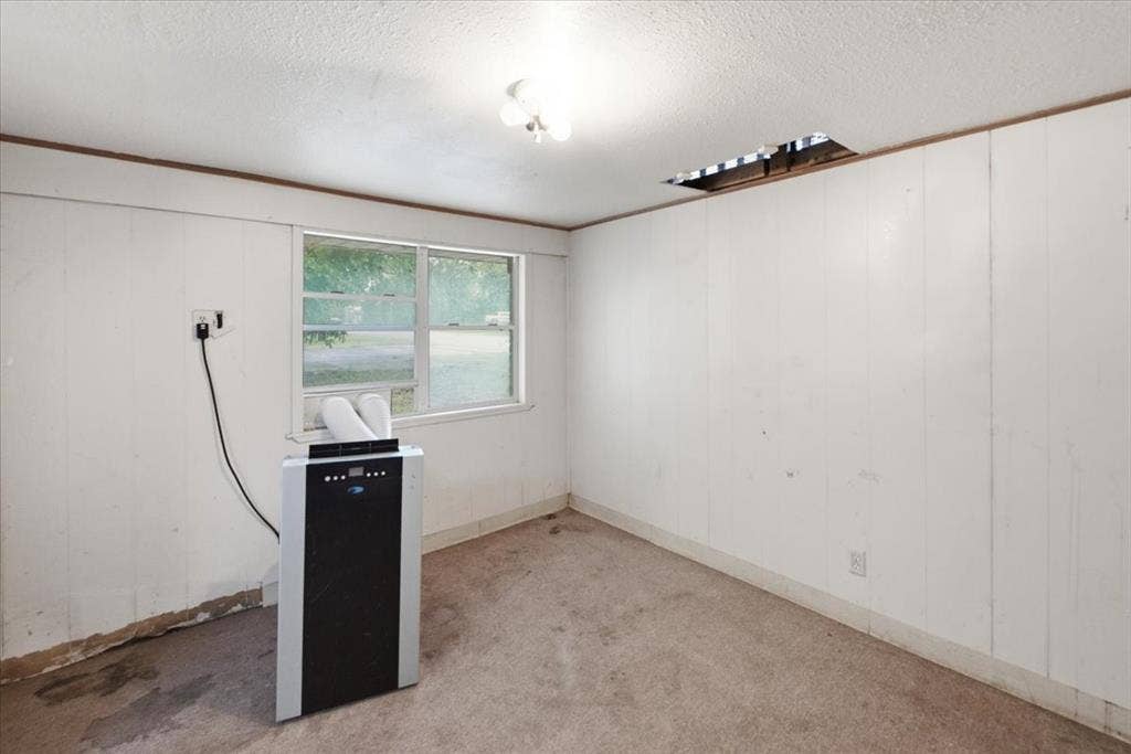612 W Highland Street, West, TX 76691 612 W Highland Street, West, TX 76691