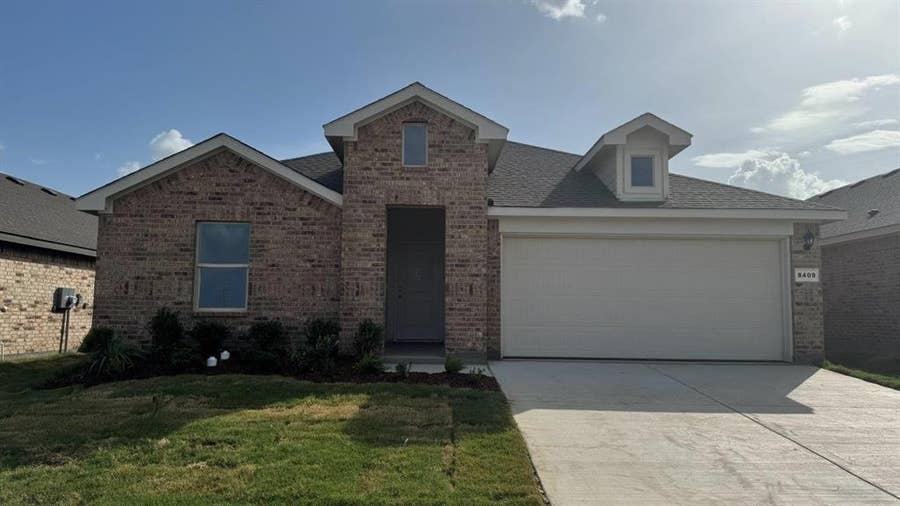 Property photo for 8409 BLUEBONNET BEND Road, Fort Worth, TX
