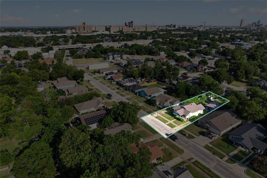 Property photo for 917 E Jessamine Street, Fort Worth, TX