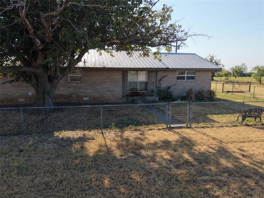 Property photo for 139 Private Road 2660, Decatur, TX