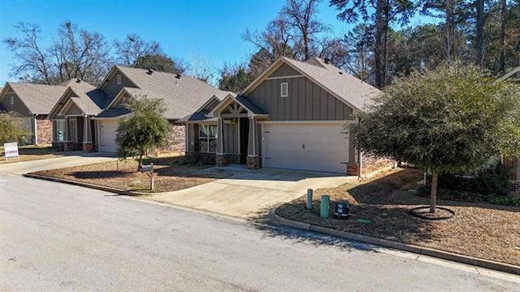 2927 Meadow Brook Trail, Tyler, TX 75701 2927 Meadow Brook Trail, Tyler, TX 75701