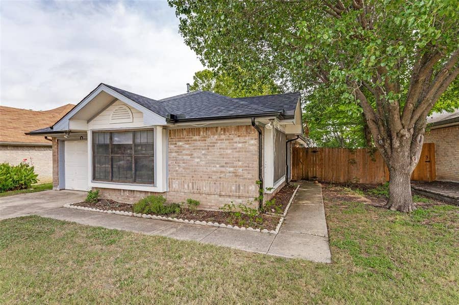 Property photo for 10116 Leatherwood Drive, Fort Worth, TX