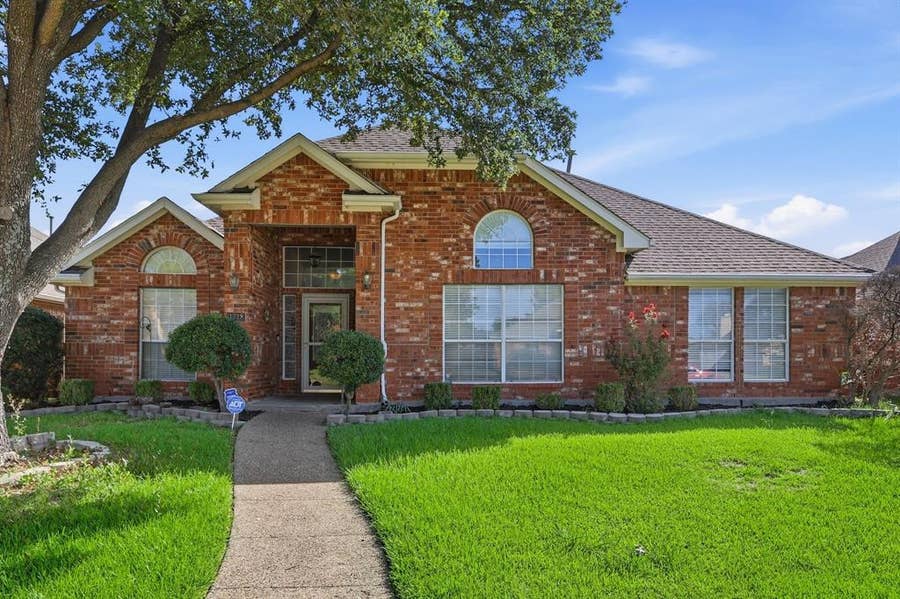 Property photo for 1718 Creek Valley Road, Mesquite, TX