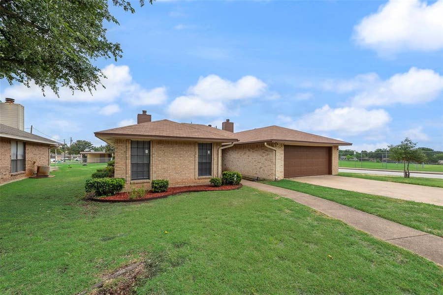 Property photo for 215 Silver Creek Drive, Duncanville, TX