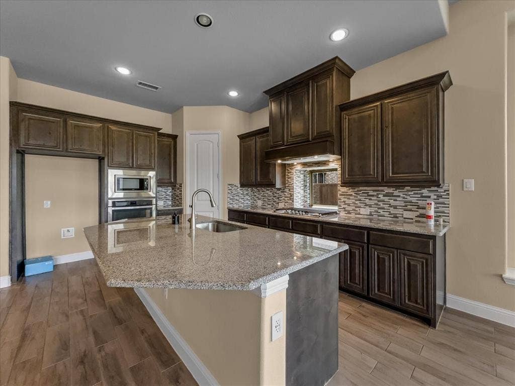 3401 Willow Brook Drive, Mansfield, TX 76063 3401 Willow Brook Drive, Mansfield, TX 76063