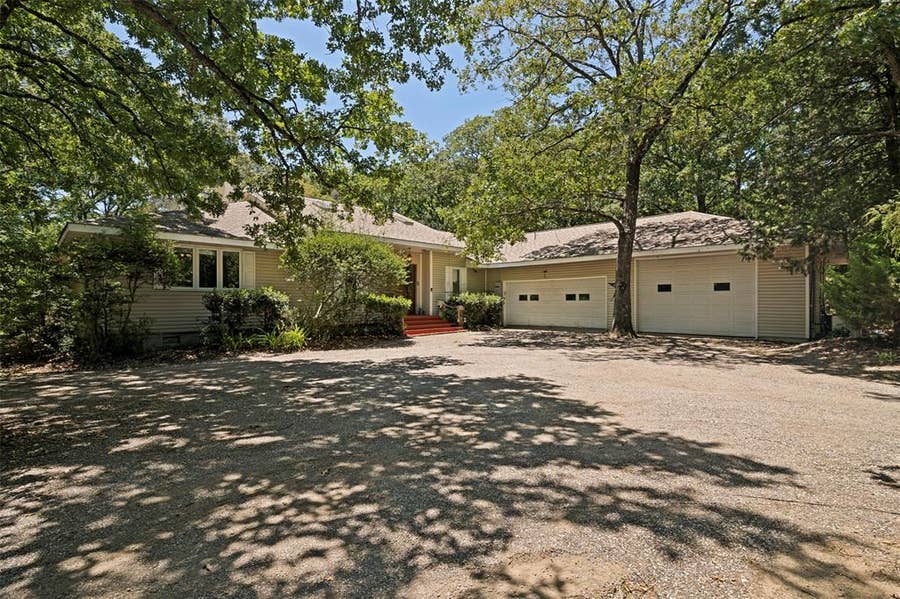 Property photo for 2495 Fox Point Circle, Quinlan, TX