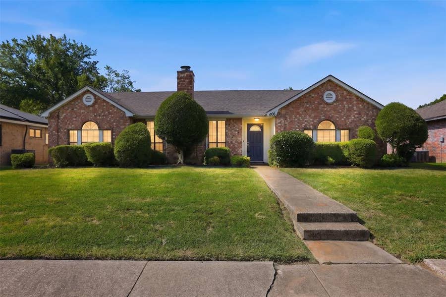 Property photo for 606 Rosedown Lane, Mesquite, TX