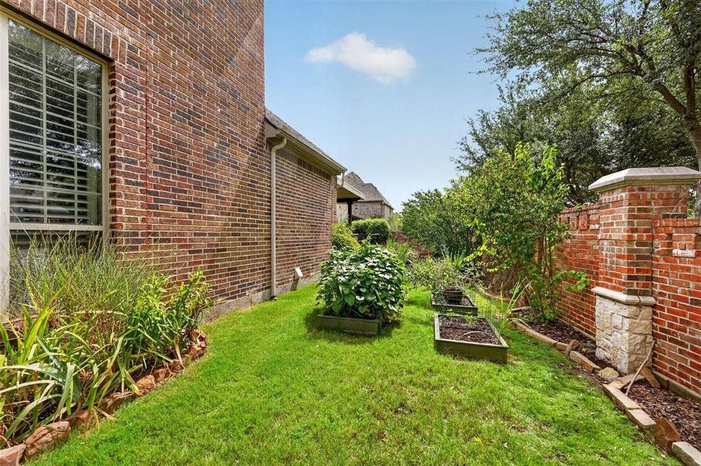2340 Hedgewood Lane, Allen, TX 75013 2340 Hedgewood Lane, Allen, TX 75013