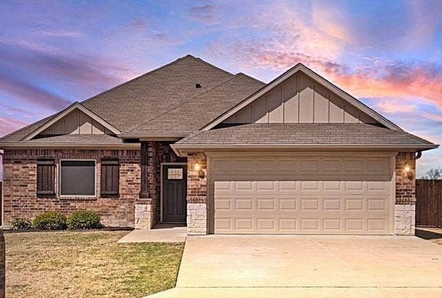 Property photo for 411 Mesa Drive, Lone Oak, TX