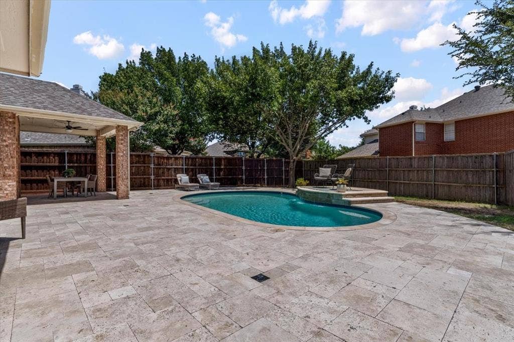 1502 Chase Oaks Drive, Keller, TX 76248 Gorgeous travertine pool decking