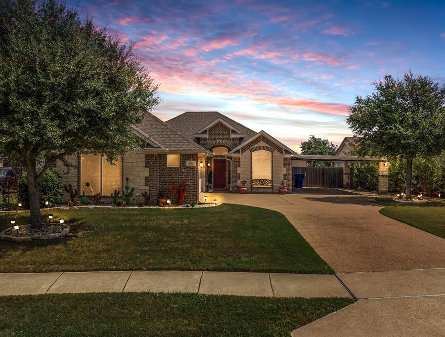 Property photo for 219 Oak Meadow Trail, Waco, TX