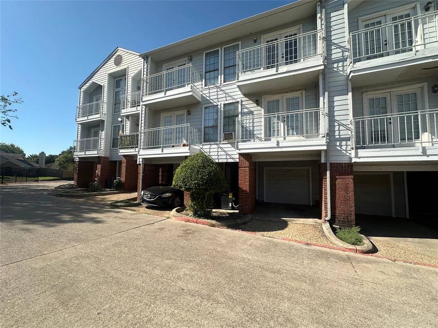 Property photo for 9823 Summerwood Circle, #1008, Dallas, TX
