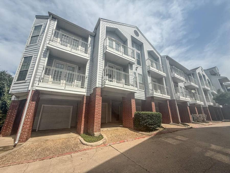Property photo for 9823 Summerwood Circle, #2004, Dallas, TX