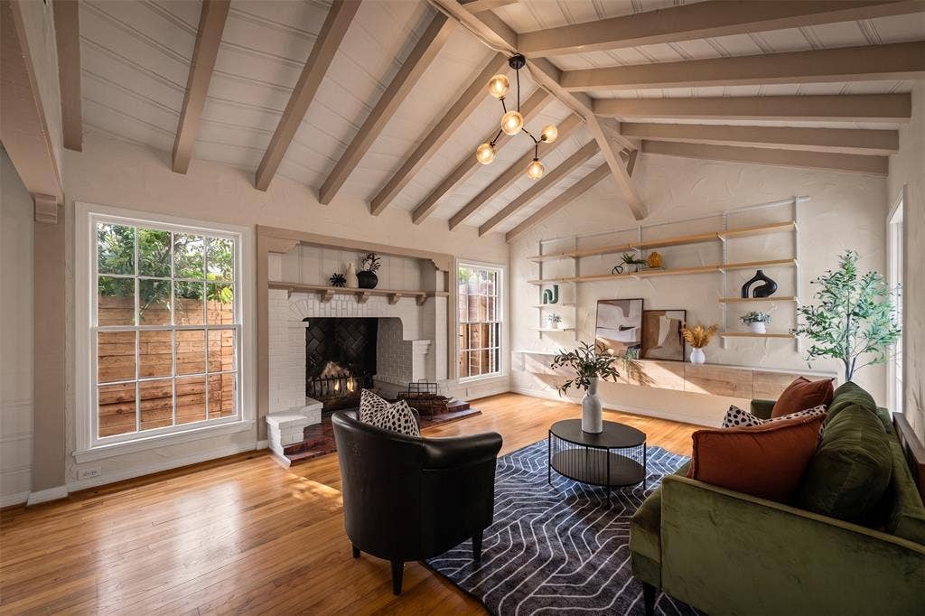 311 N Tennant Street, Dallas, TX 75208 Imagine cozying up on the couch in the evening