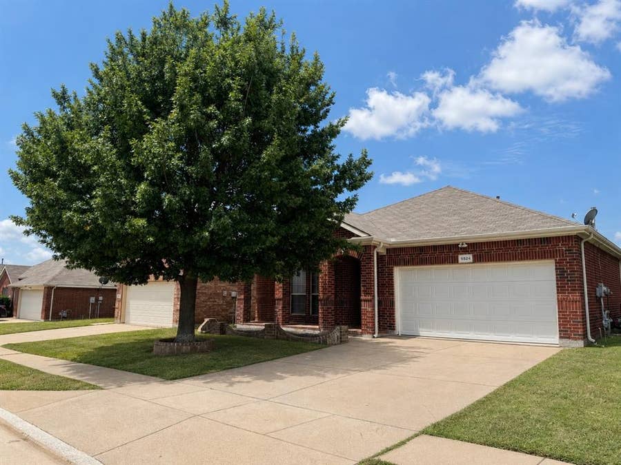 Property photo for 9524 Willow Branch Way, Fort Worth, TX