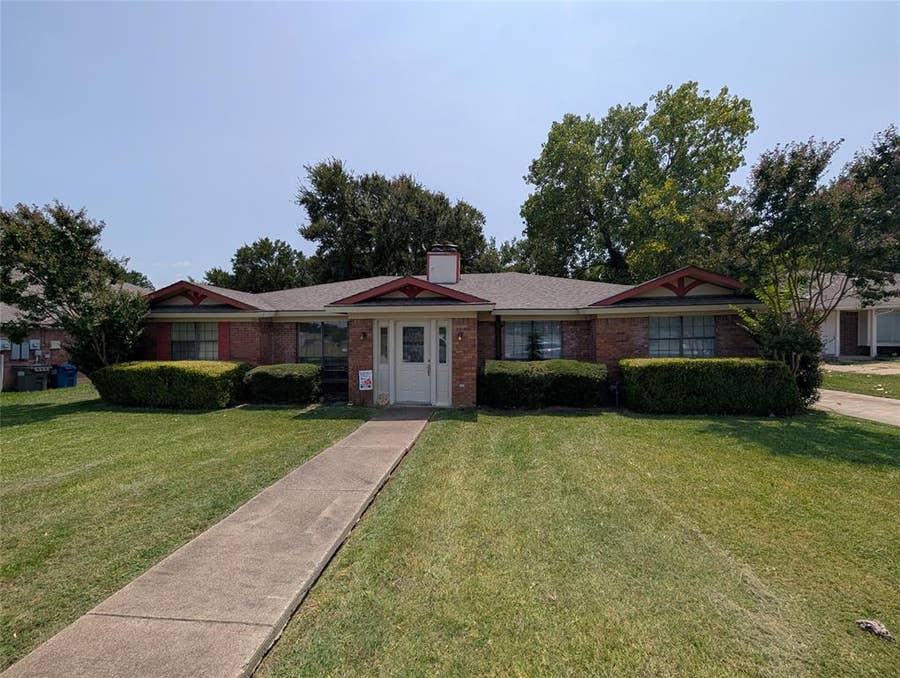 Property photo for 604 E Oak Street, #B, Wylie, TX