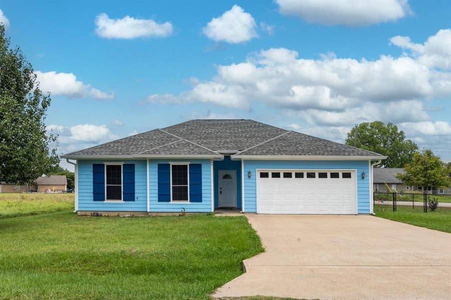 Property photo for 304 Port Drive, Gun Barrel City, TX