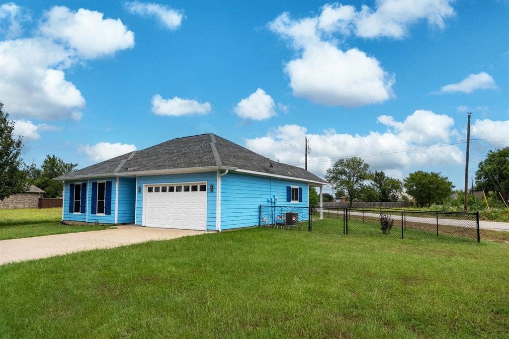 304 Port Drive, Gun Barrel City, TX 75156 304 Port Drive, Gun Barrel City, TX 75156