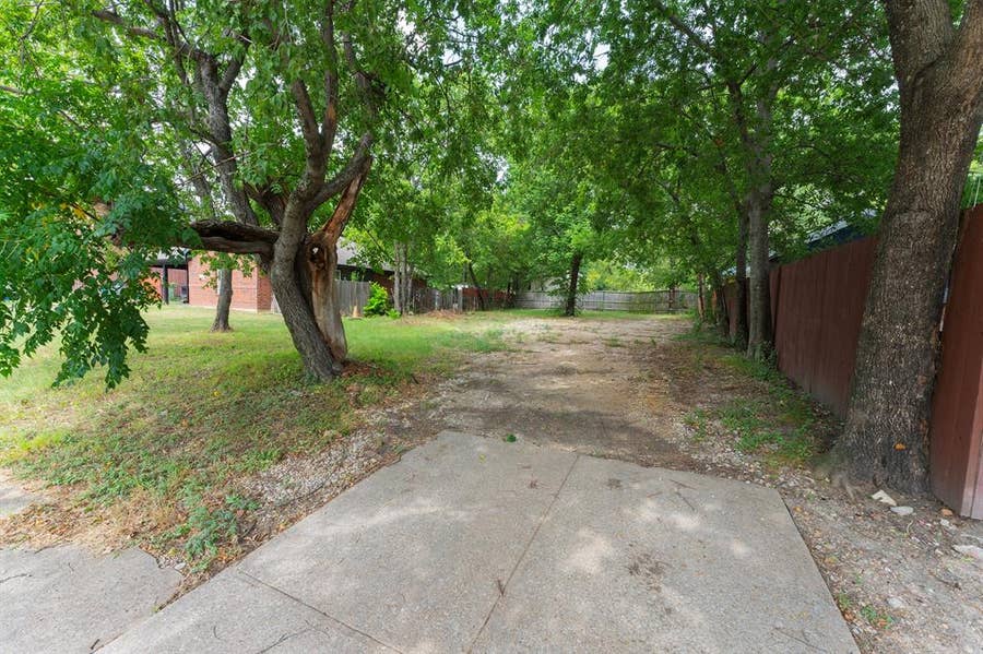 Property photo for 502 Rayenell Avenue, Dallas, TX