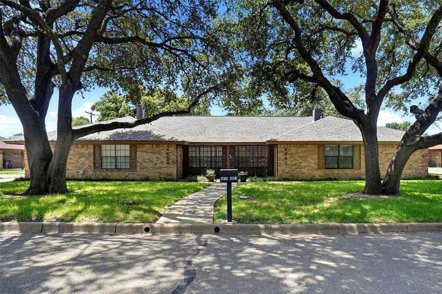 Property photo for 4861 Ledgestone Court, Fort Worth, TX