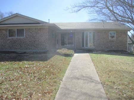 Property photo for 2905 Linda Drive, Ennis, TX