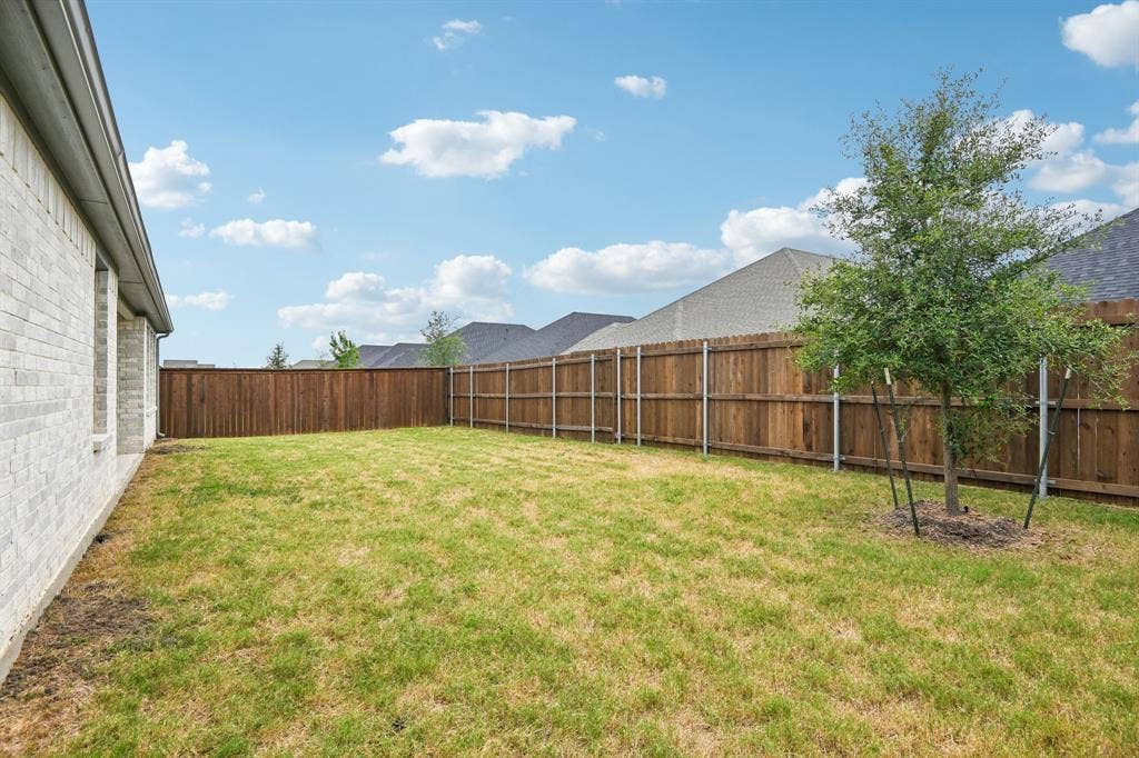 452 Leopold Trail, Waxahachie, TX 75165